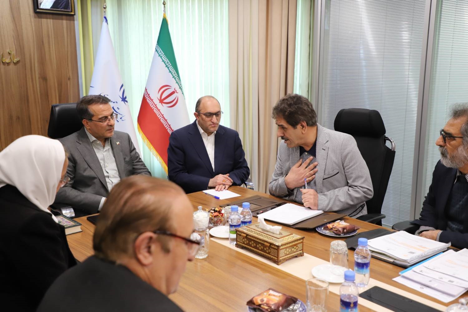 جلسه هم‌ اندیشی بازنشستگان